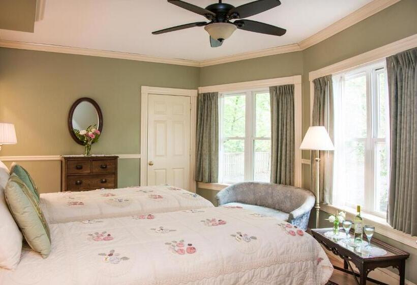 デラックススイート, Mira Monte Inn & Suites