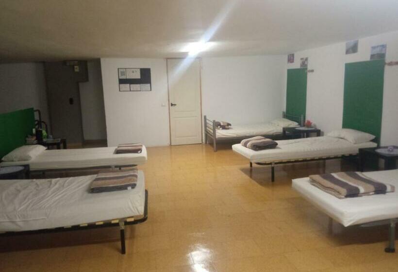 ルームシェアのワンベッド, El Peregrino Najerino