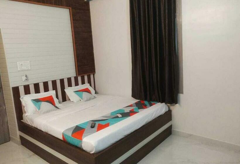 豪华三人间, Oyo 93387 Swarna Palace