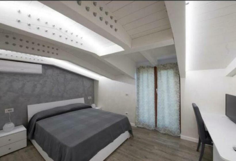 غرفة قياسية ثلاثية, B&b Da Gabry