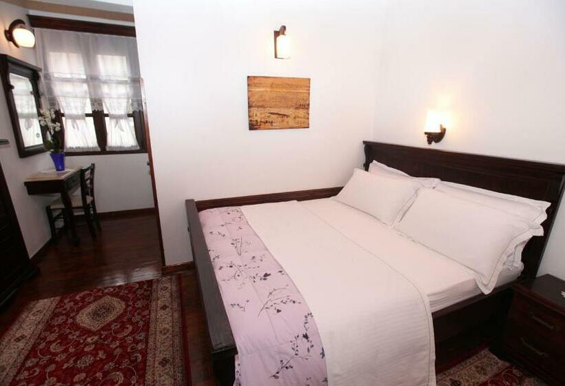 标准间, Antipatrea