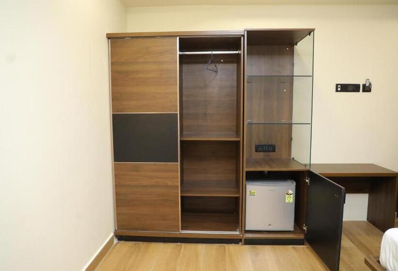 اتاق استاندارد با تخت بزرگ, Kans One Madipakkam