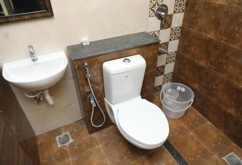 اتاق استاندارد سه نفره, Kans One Madipakkam