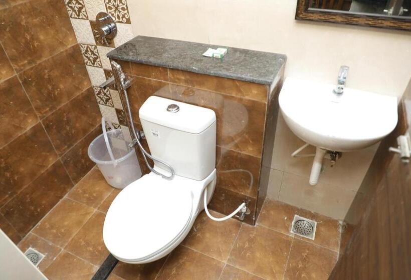 اتاق استاندارد سه نفره, Kans One Madipakkam