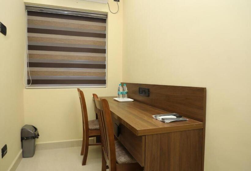 اتاق استاندارد سه نفره, Kans One Madipakkam