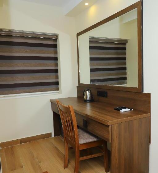 اتاق استاندارد با تخت بزرگ, Kans One Madipakkam