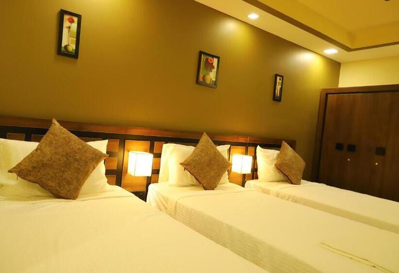 اتاق استاندارد سه نفره, Kans One Madipakkam