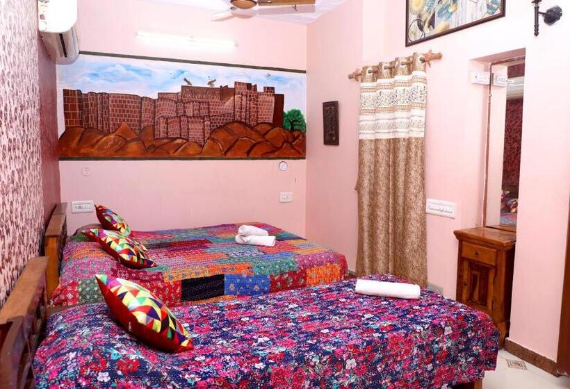 اتاق لوکس با بالکن, Banaji Heritage Havelii