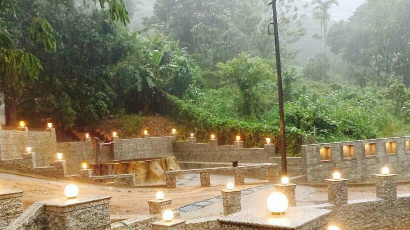 חדר משפחתי נוף להרים, Forest And River Edge Resort