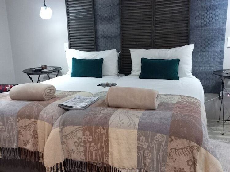 Стандартный Номер Кровать Кинг, Earthbound Guest House