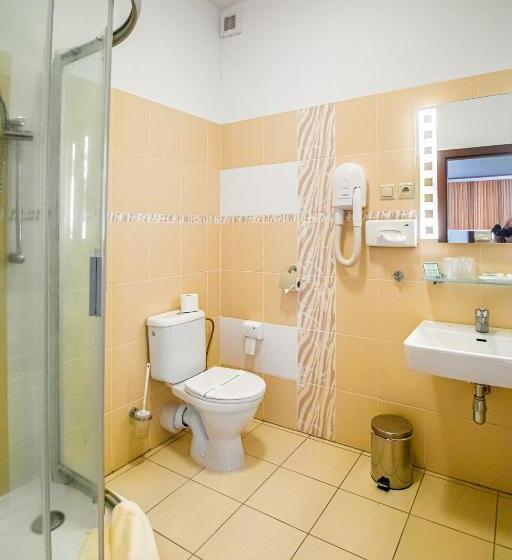 غرفة قياسية, Academic