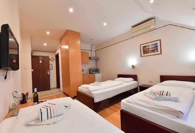 استودیوی استاندارد, Apartments & Accommodation Stojic