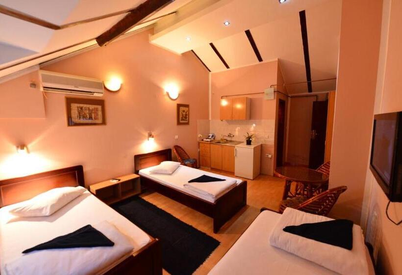 استودیوی استاندارد, Apartments & Accommodation Stojic