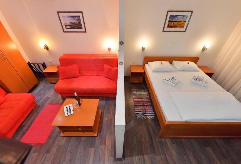 آپارتمان 1 خوابه, Apartments & Accommodation Stojic