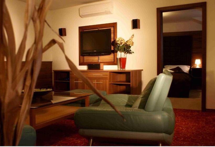 Deluxe Suite King Bed, Barbakan