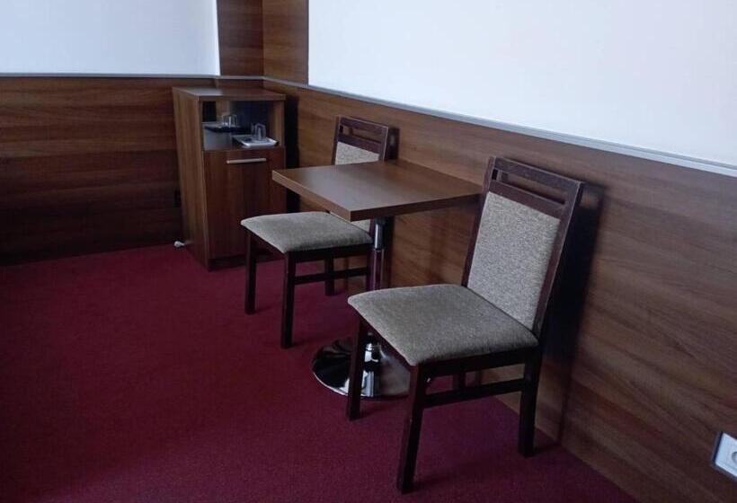 Standard Room, Barbakan