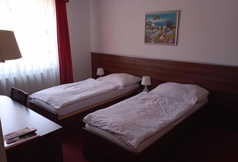 Standard Room, Barbakan