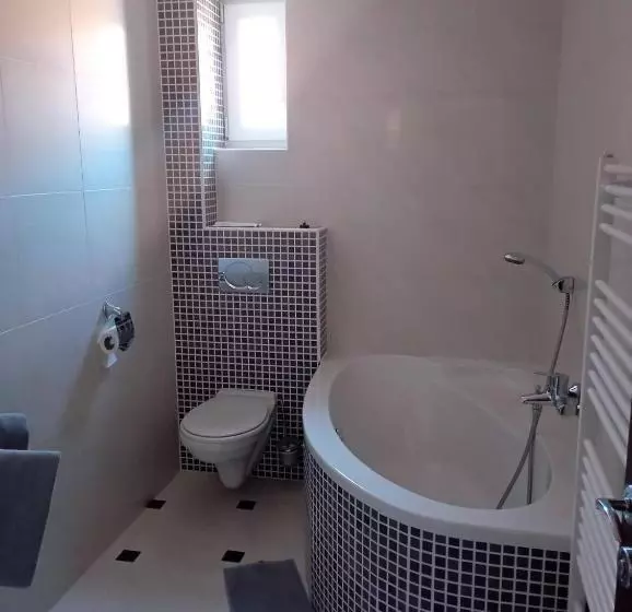 Standard Room, Barbakan
