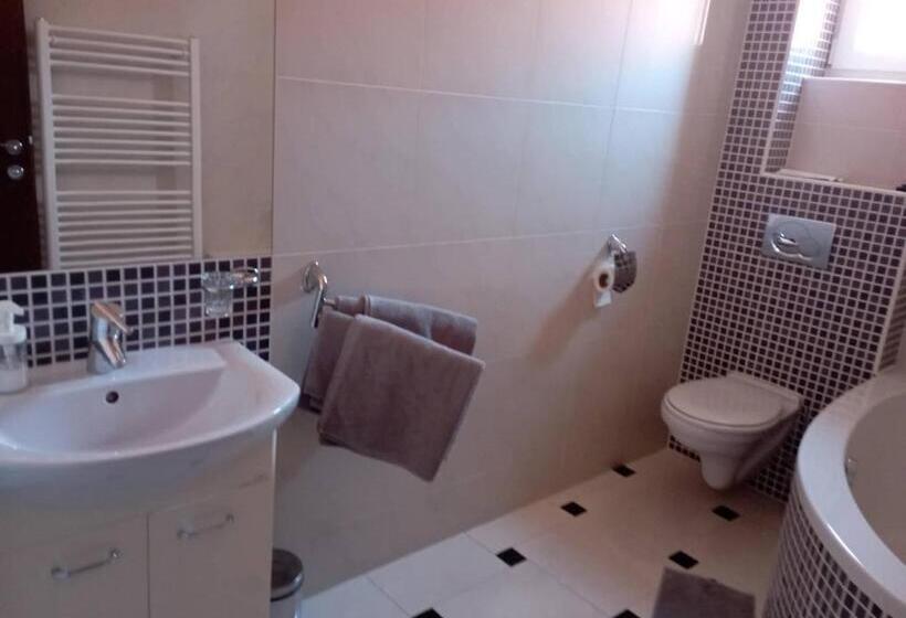 Standard Room, Barbakan