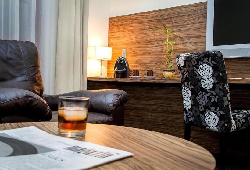 جناح مزوَّد بشرفة, Bodrogi Kúria Wellness