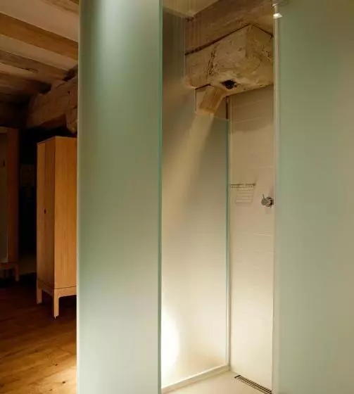 اتاق استاندارد یک نفره, Brosundet