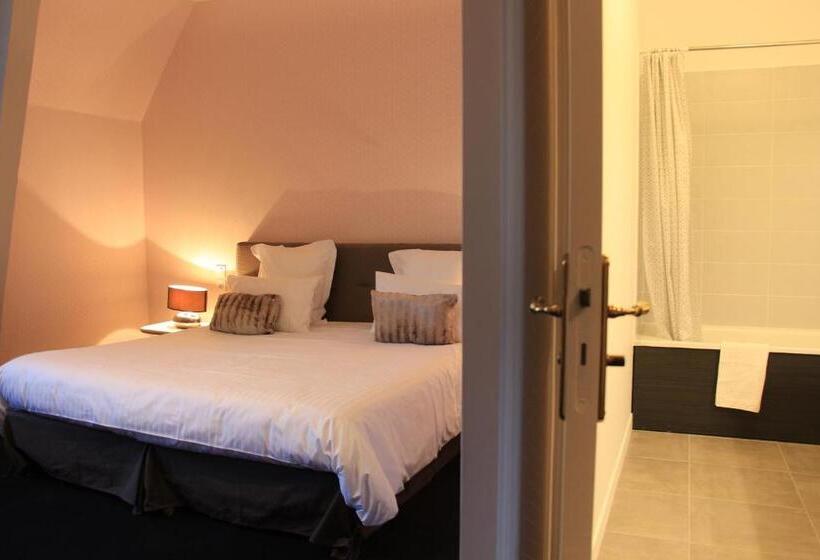 חדר סופריור, Château De La Menaudière