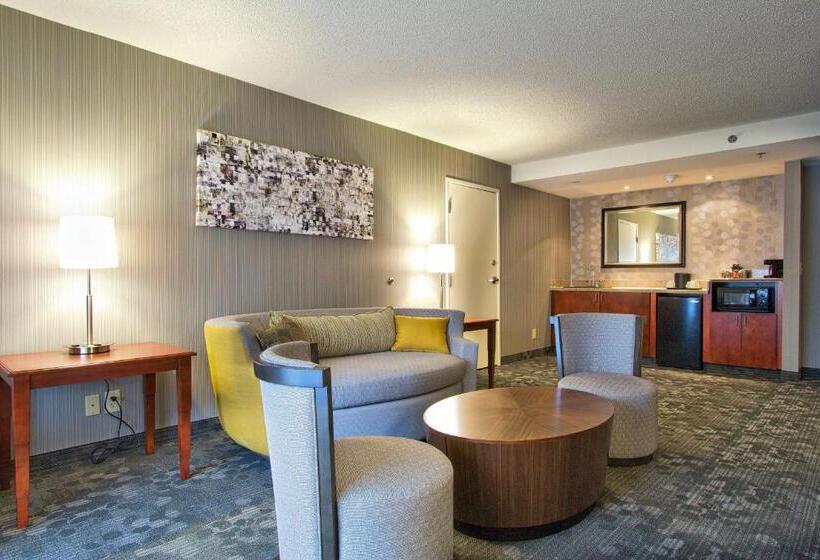 스위트 킹사이즈 침대, Courtyard Blacksburg