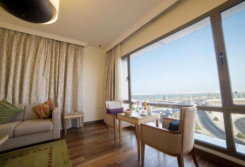 2 Bedrooms Suite Sea View, Golden Tulip Dammam Corniche