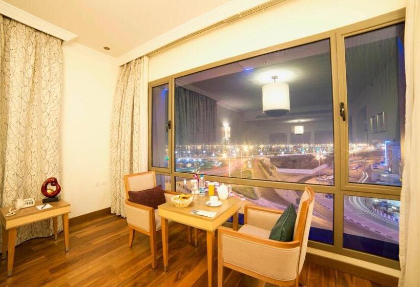 2 Bedrooms Suite Sea View, Golden Tulip Dammam Corniche