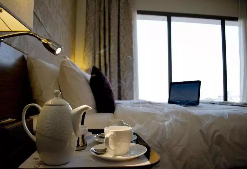 2 Bedrooms Suite Sea View, Golden Tulip Dammam Corniche