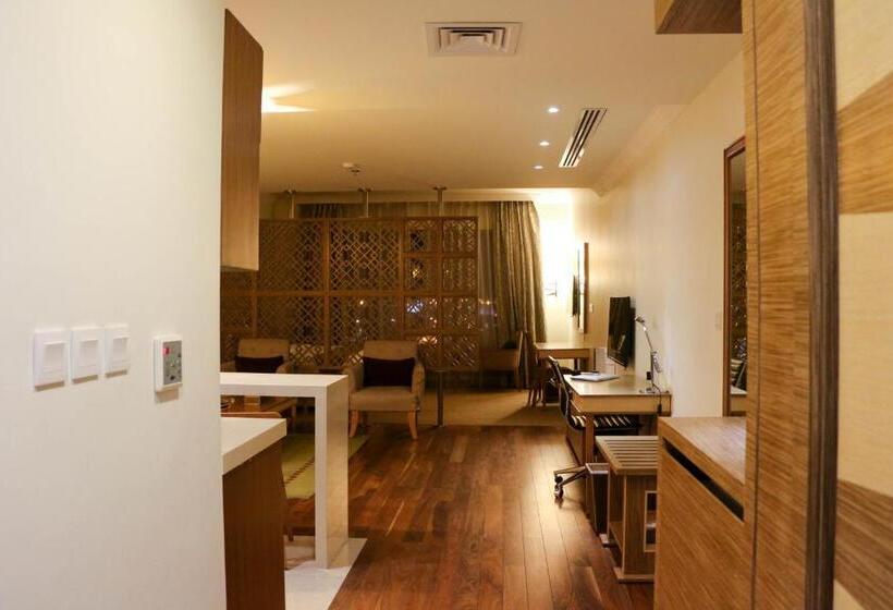 اتاق سوپریور با چشمانداز شهر, Golden Tulip Dammam Corniche