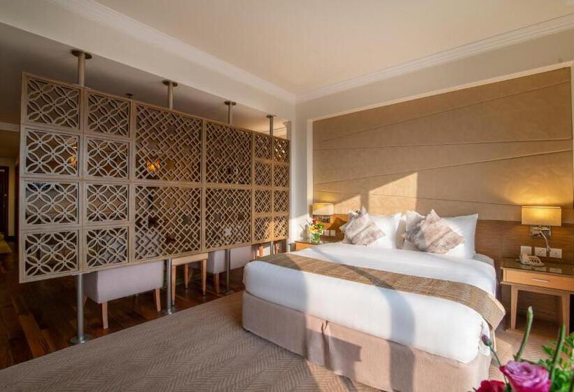 سوییت جونیور با چشمانداز دریا, Golden Tulip Dammam Corniche