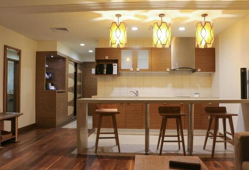 سوییت جونیور با چشمانداز دریا, Golden Tulip Dammam Corniche