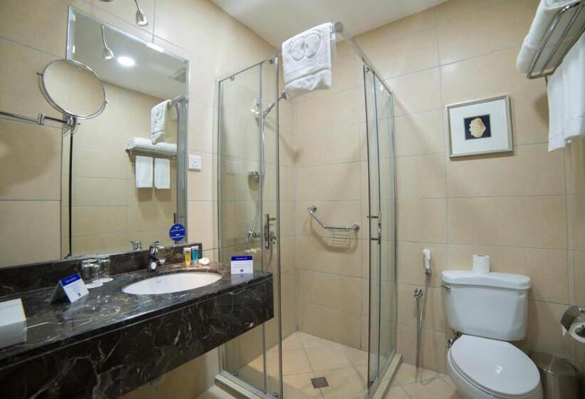 استودیو استاندارد با تخت کینگ, Golden Tulip Dammam Corniche