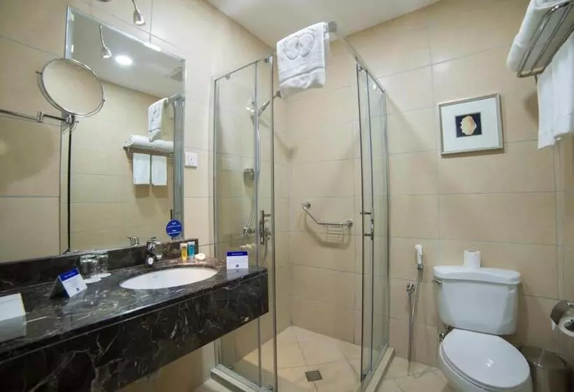 キングサイドベッドのスタンダードワンルーム, Golden Tulip Dammam Corniche
