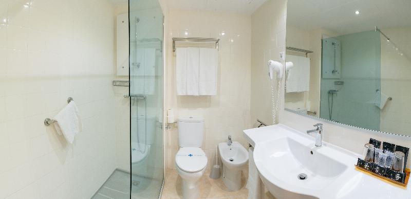 اتاق سوپریور با چشمانداز شهر, Golden Tulip Dammam Corniche