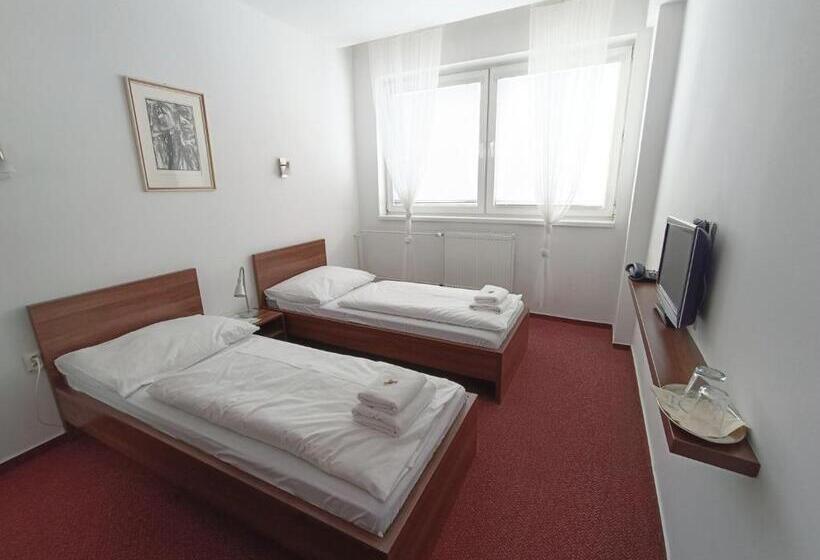 스탠다드 룸, Klar