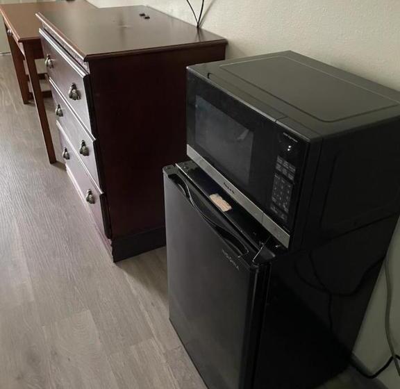 جناح سوبيريور, Nola Inn