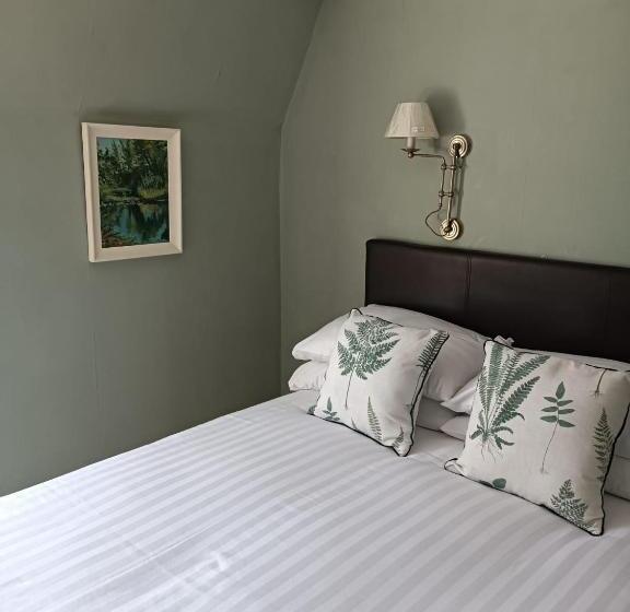 Quarto Basic, The Outlook Scarborough