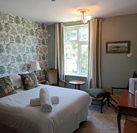 Номер Стандарт, The Outlook Scarborough