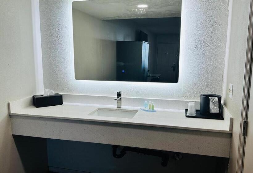 اتاق استاندارد با تخت بزرگ, Quality Inn Show Low