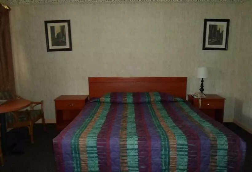 キングサイズベッドのスタンダードルーム, Red Carpet Inn Brooklawn