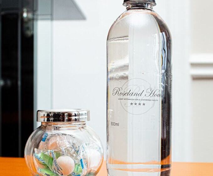 Standaard Driepersoonskamer, Roseland House