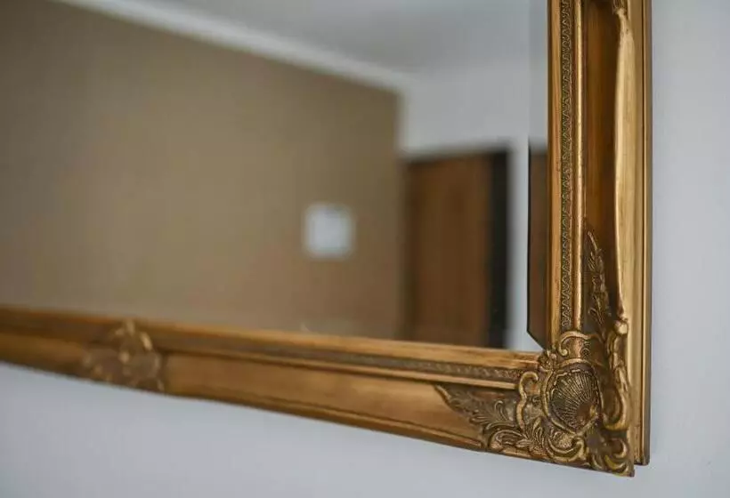 اتاق اکونومی, Vaskó Panzió Borpince