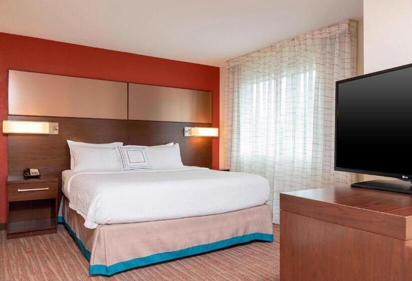 带大床的标准工作室, Residence Inn By Marriott Akron South/green