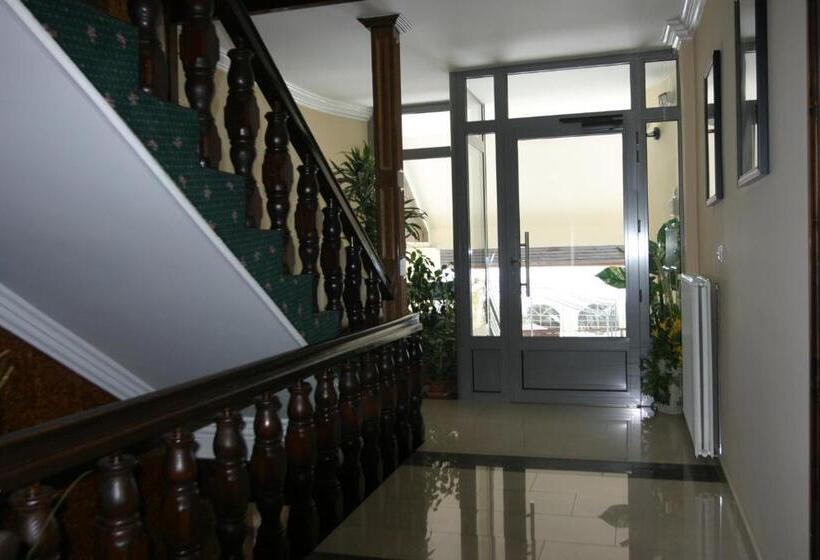 اتاق استاندارد سه نفره, Sport Manca Garni