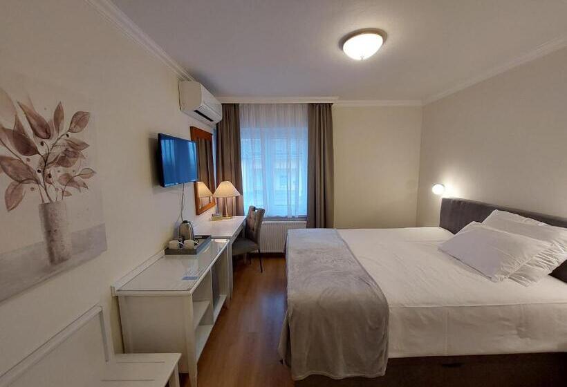 اتاق استاندارد, Sport Manca Garni