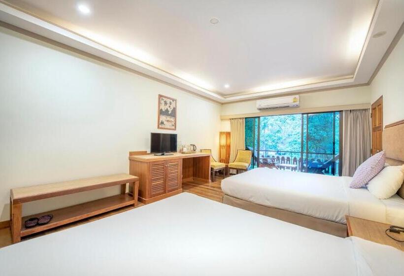 Superior Room, Vana Varin Resort