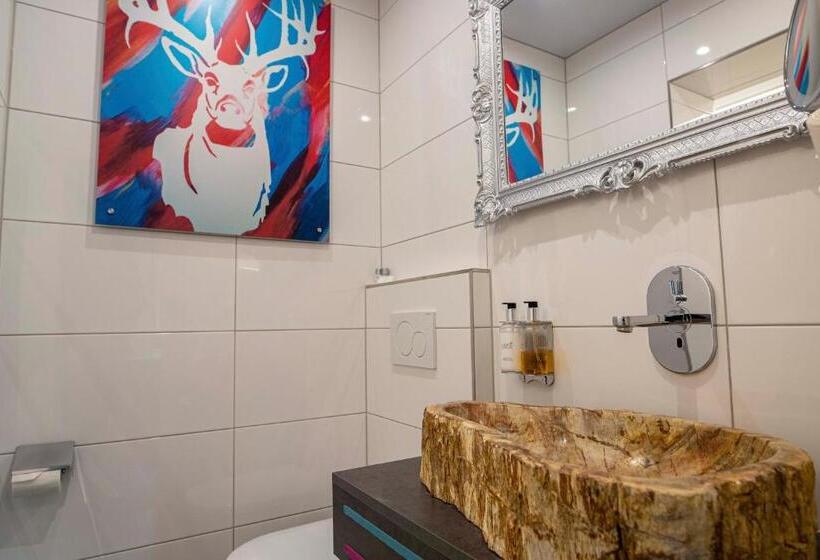 جناح مزوَّد بشرفة, Lucia 3 Sterne Superior