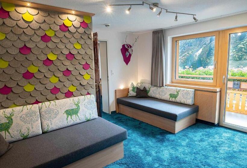 جناح مزوَّد بشرفة, Lucia 3 Sterne Superior